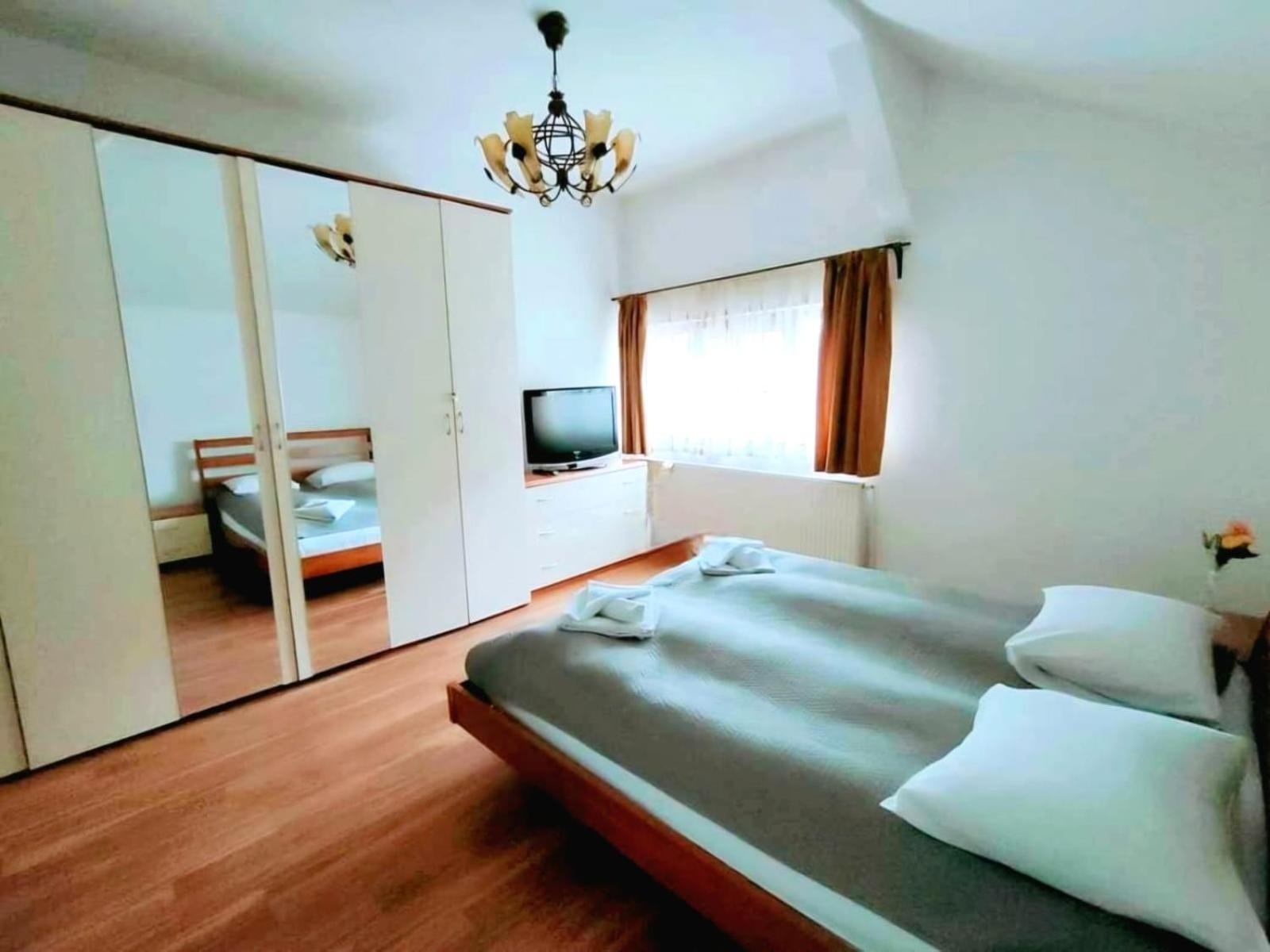 Pensiunea Cerbul - Valea Dobarlaului Buitenkant foto