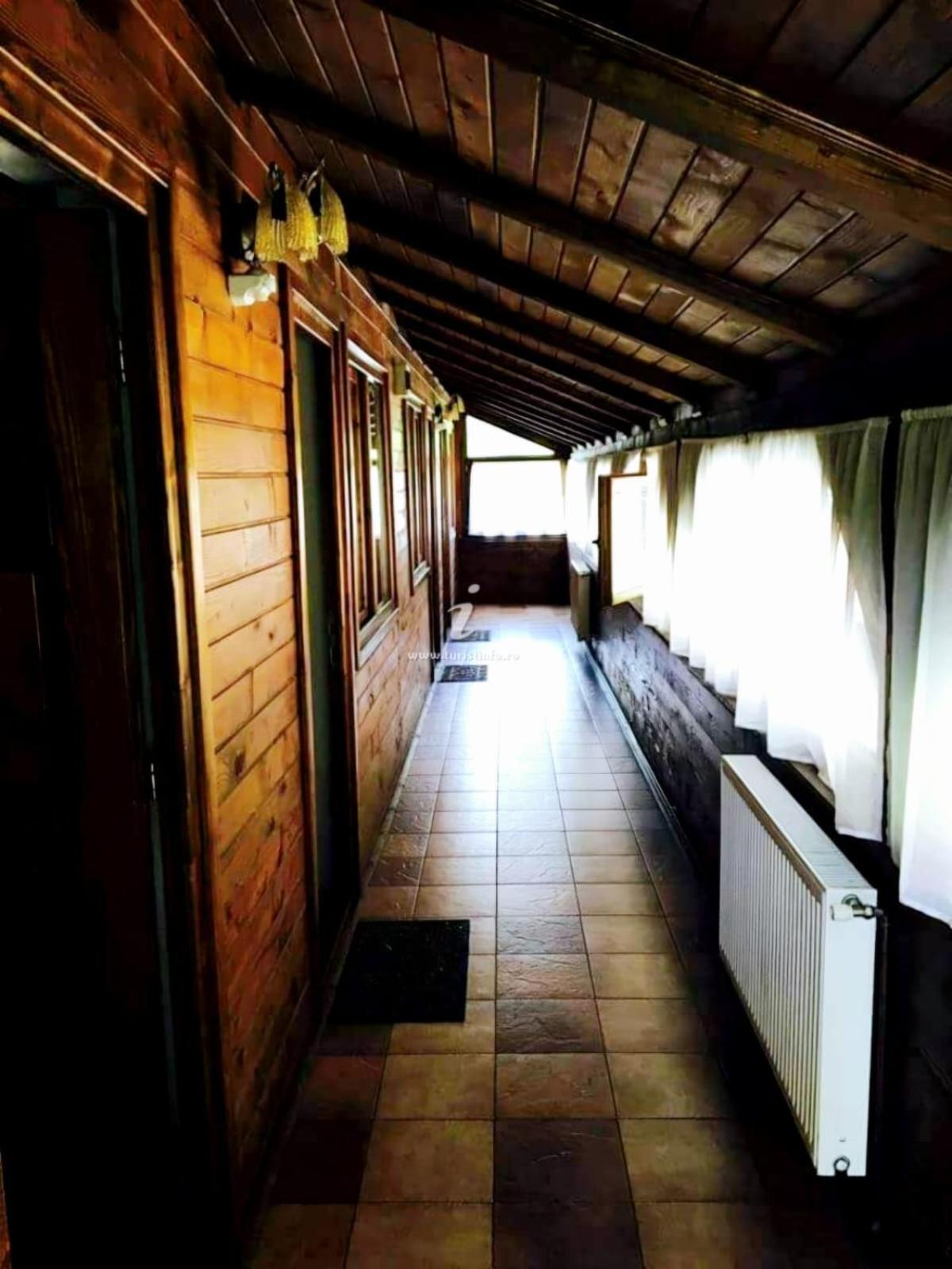 Pensiunea Cerbul - Valea Dobarlaului Buitenkant foto